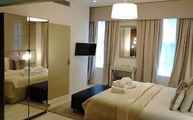 Rez Apartamentos